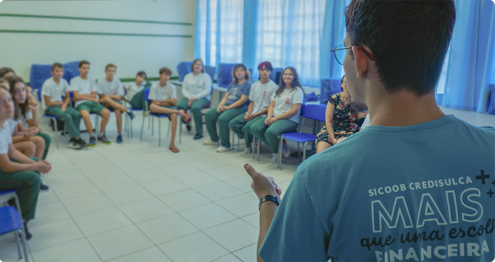 foto dentro da sala de aula