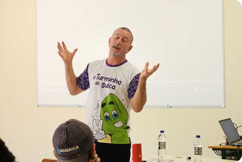 foto dentro da sala de aula